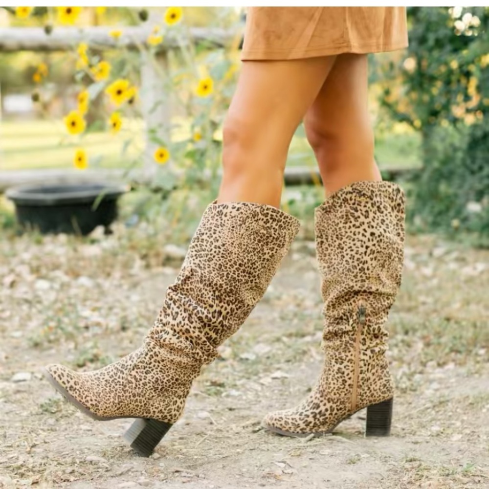 Women’s Leopard Print Mid-Calf, 3inch Heel Boot. Size 8.5WC.  Like New